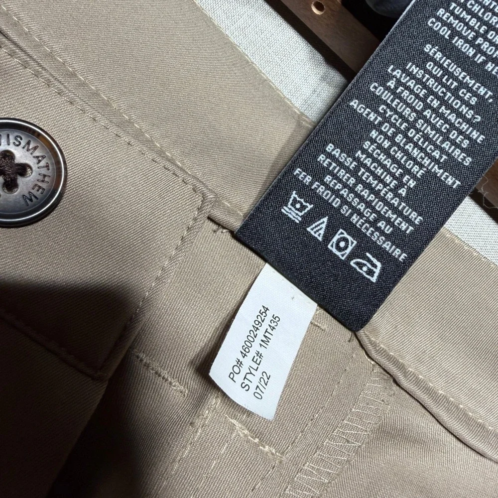 TravisMathew Pants Men 42x32 Khaki Straight Open to Air Golf Performance Chinos